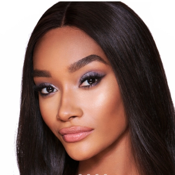 Charlotte Tilbury Luxury Eyeshadow Palette in The Uptown Girl - Picture 5 of 16